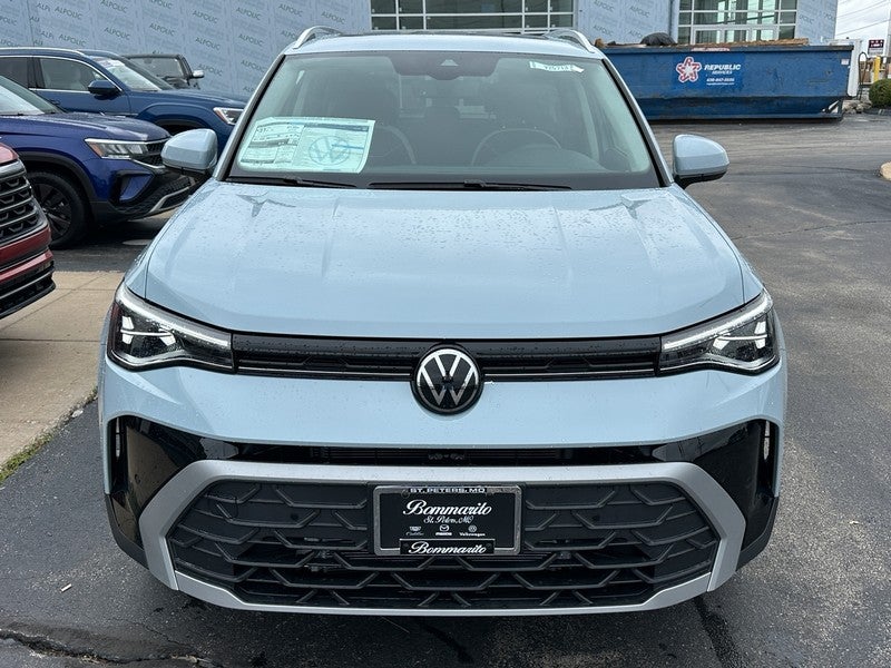2025 Volkswagen Taos SE FWD