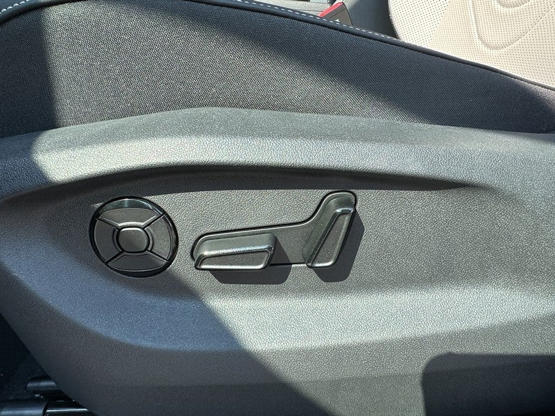 2025 Volkswagen Tiguan 2.0T SE 4MOTION