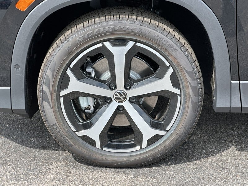 2025 Volkswagen Tiguan 2.0T SE 4MOTION