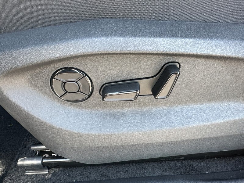 2025 Volkswagen Tiguan 2.0T SE FWD