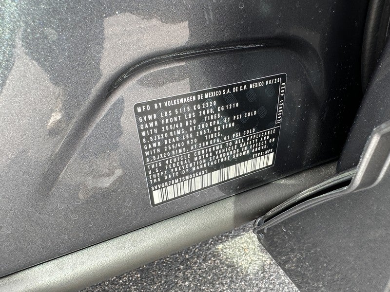 2025 Volkswagen Tiguan 2.0T SE R-Line Black 4MOTION