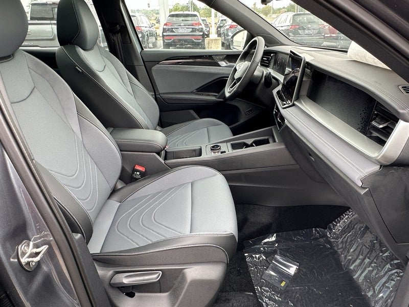 2025 Volkswagen Tiguan 2.0T SE R-Line Black 4MOTION