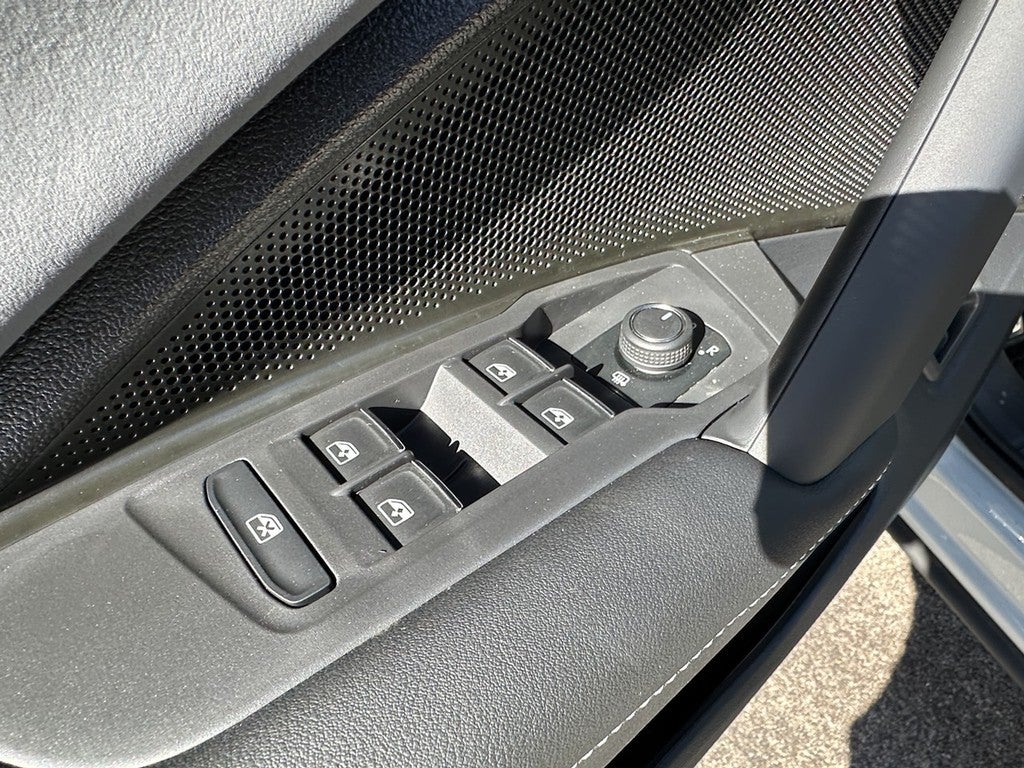 2026 Volkswagen Tiguan 2.0T SE R-Line Black FWD