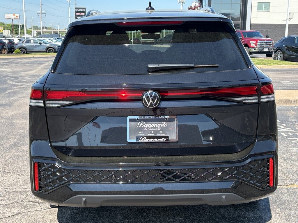 2026 Volkswagen Tiguan 2.0T SE R-Line Black FWD