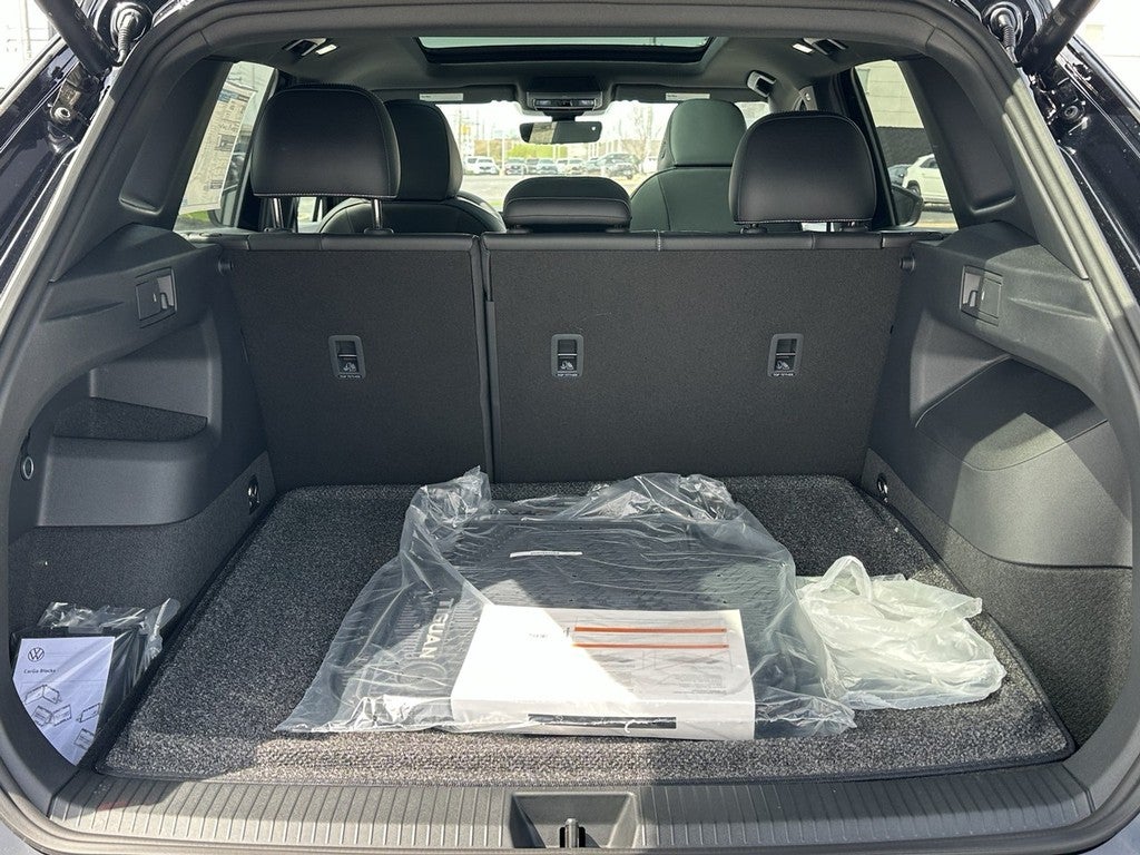 2026 Volkswagen Tiguan 2.0T SE R-Line Black FWD