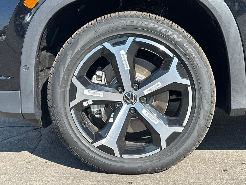 2025 Volkswagen Tiguan 2.0T SE 4MOTION