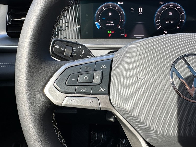 2025 Volkswagen Tiguan 2.0T SE 4MOTION