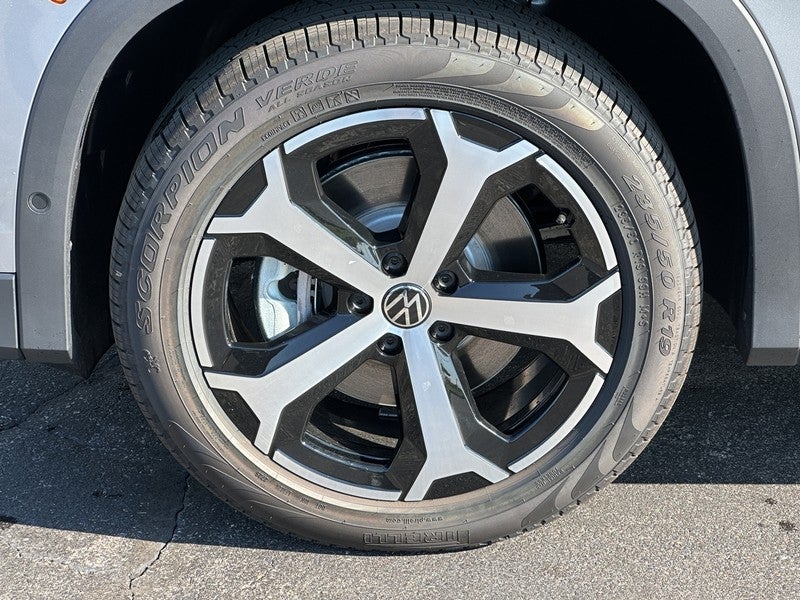 2025 Volkswagen Tiguan 2.0T SE 4MOTION