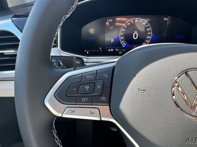 2026 Volkswagen Taos SE FWD