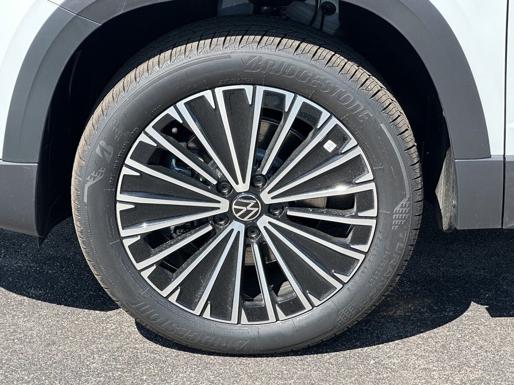 2026 Volkswagen Taos SE FWD
