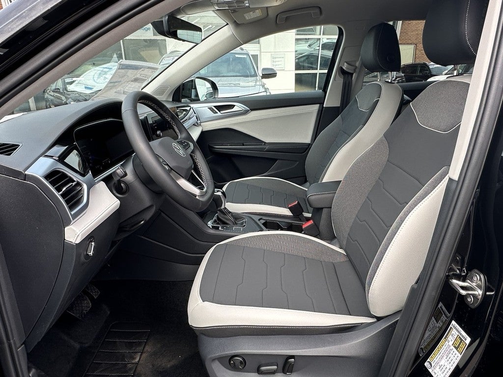 2026 Volkswagen Taos SE FWD