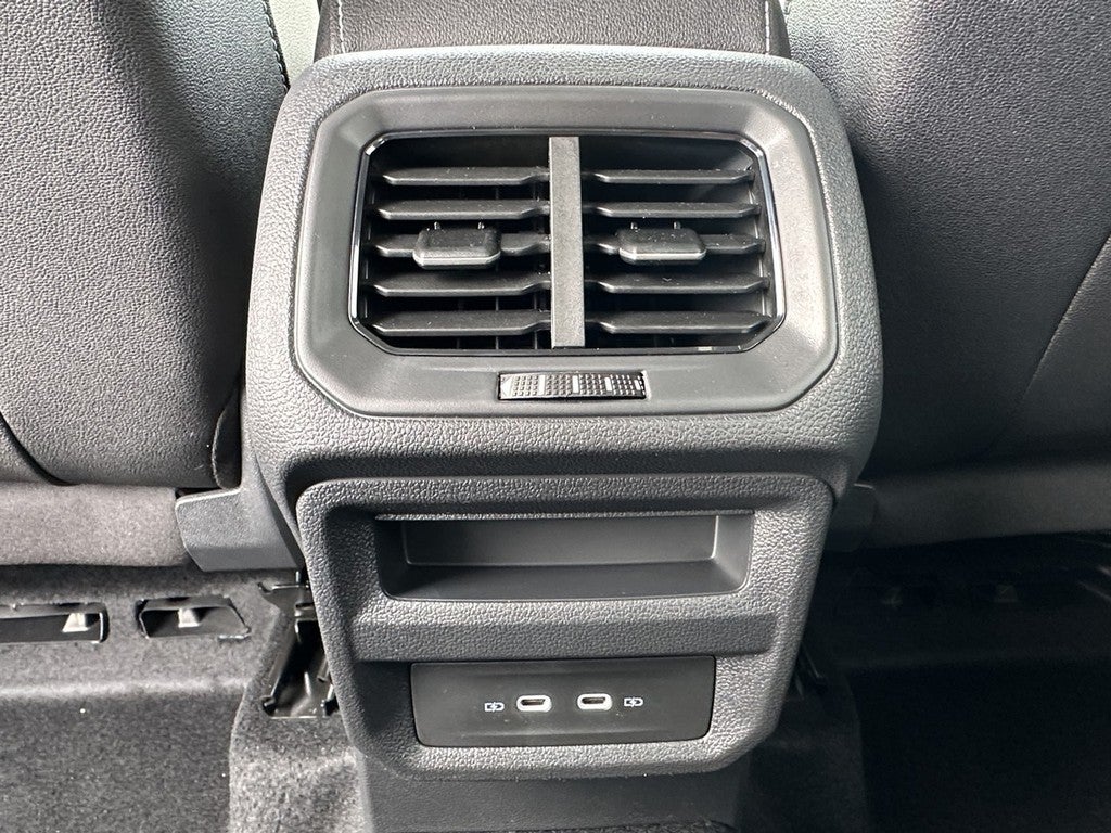 2026 Volkswagen Taos SE FWD