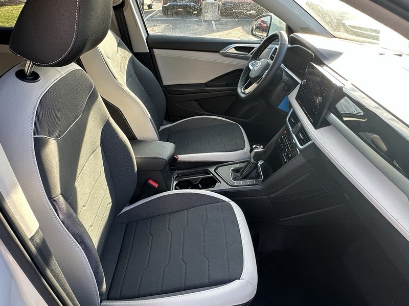 2026 Volkswagen Taos SE FWD