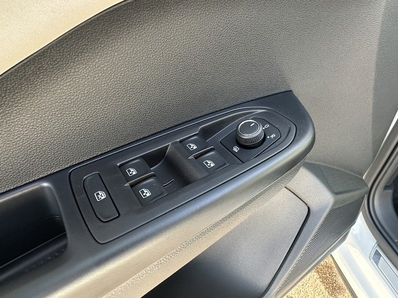 2026 Volkswagen Taos SE FWD