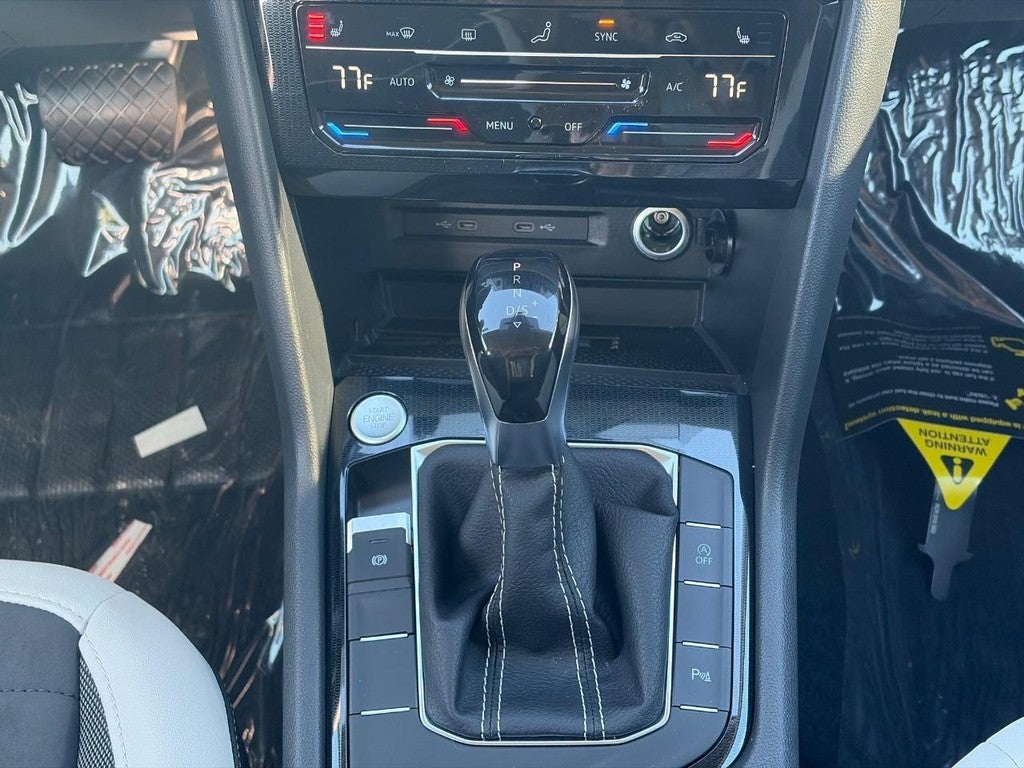 2027 Volkswagen Taos SE FWD