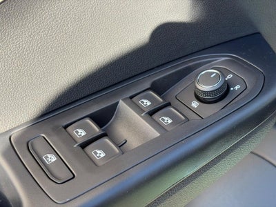2027 Volkswagen Taos SE FWD