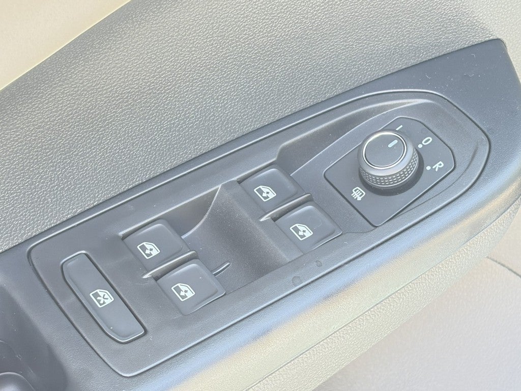 2026 Volkswagen Taos SE 4MOTION