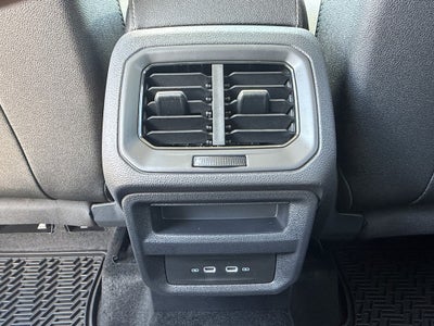 2026 Volkswagen Taos SE 4MOTION