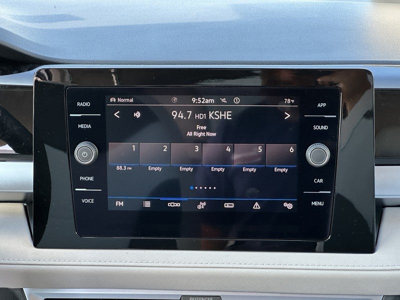 2025 Volkswagen Taos SE 4MOTION