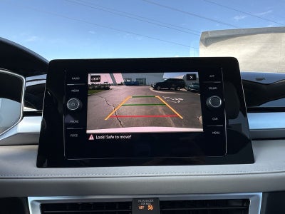 2025 Volkswagen Taos SE 4MOTION