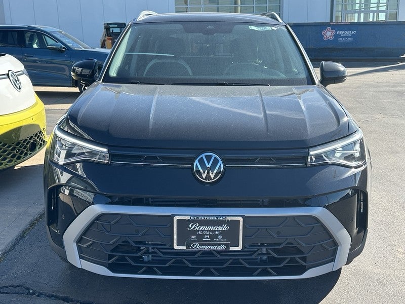 2025 Volkswagen Taos SE 4MOTION