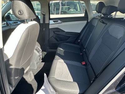 2025 Volkswagen Taos SE 4MOTION