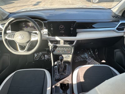 2025 Volkswagen Taos SE 4MOTION