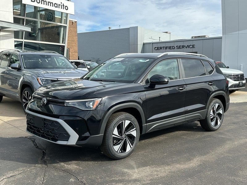 2025 Volkswagen Taos SE 4MOTION