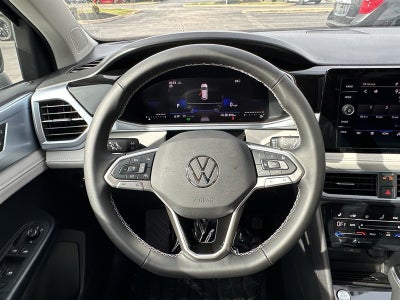 2025 Volkswagen Taos SE 4MOTION