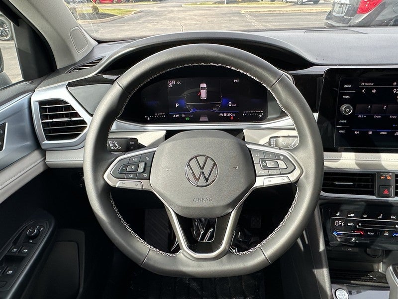 2025 Volkswagen Taos SE 4MOTION