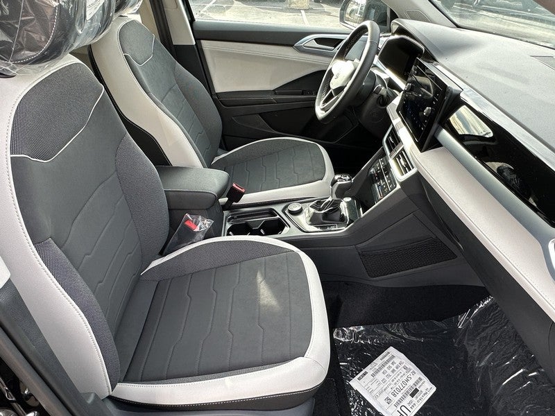 2025 Volkswagen Taos SE 4MOTION