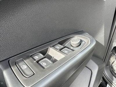 2025 Volkswagen Taos SE 4MOTION