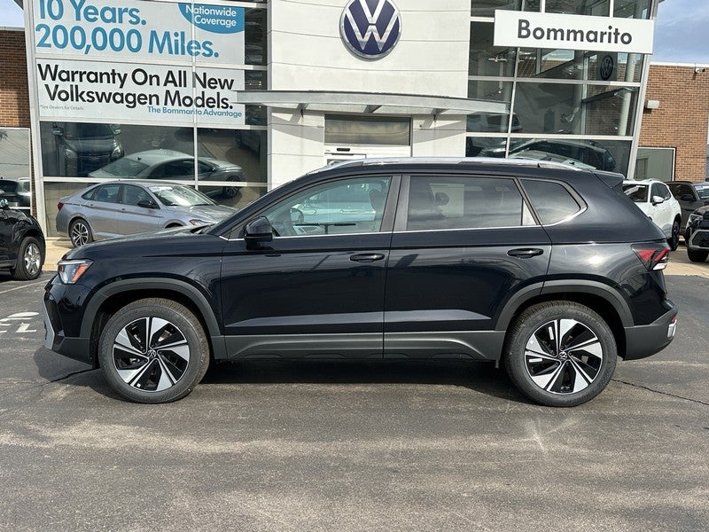 2025 Volkswagen Taos SE 4MOTION