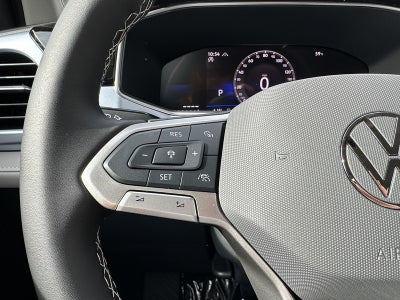 2025 Volkswagen Taos SE 4MOTION