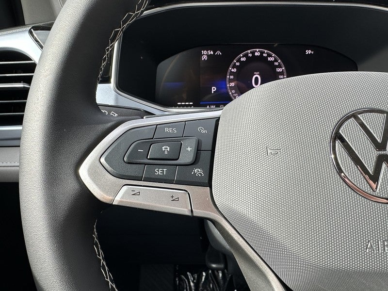 2025 Volkswagen Taos SE 4MOTION