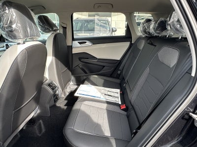 2025 Volkswagen Taos SE 4MOTION