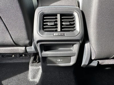 2025 Volkswagen Taos SE 4MOTION