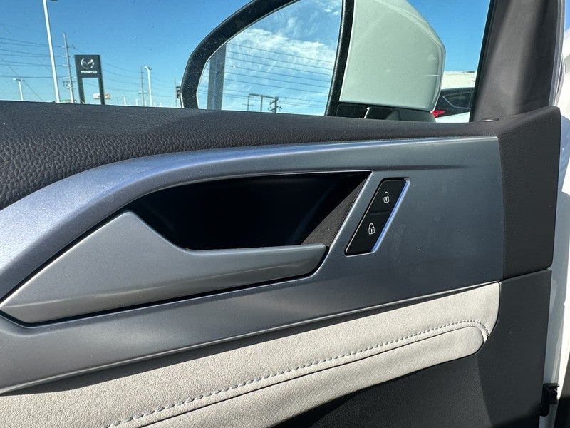 2025 Volkswagen Taos SE 4MOTION