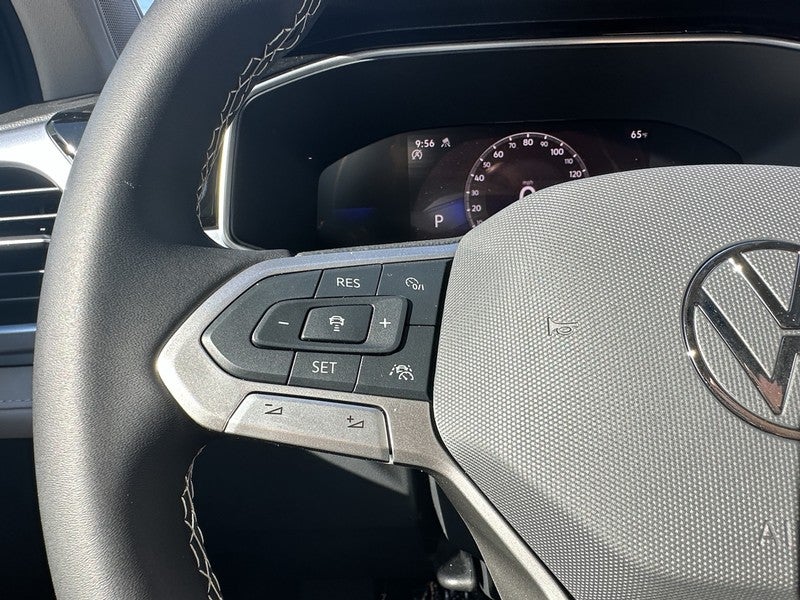 2025 Volkswagen Taos SE 4MOTION