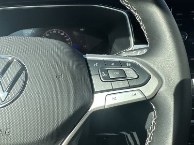 2025 Volkswagen Taos SE 4MOTION