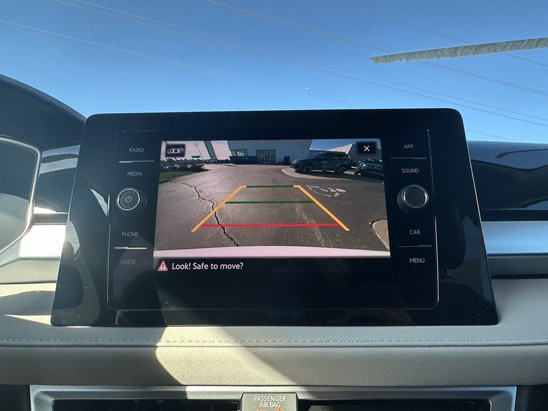 2025 Volkswagen Taos SE 4MOTION