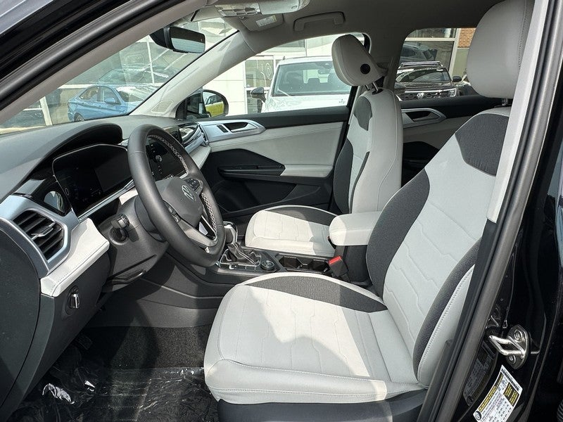 2025 Volkswagen Taos SE 4MOTION