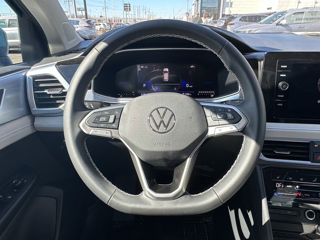 2026 Volkswagen Taos SE 4MOTION