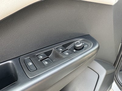 2025 Volkswagen Taos SE 4MOTION