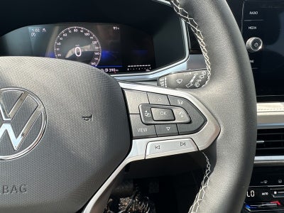 2025 Volkswagen Taos SE 4MOTION