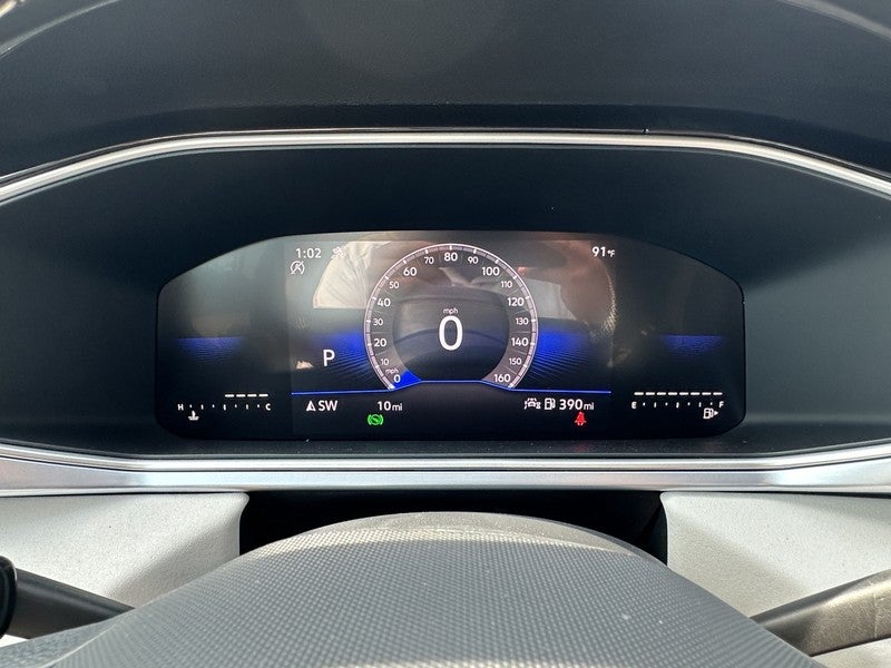 2025 Volkswagen Taos SE 4MOTION