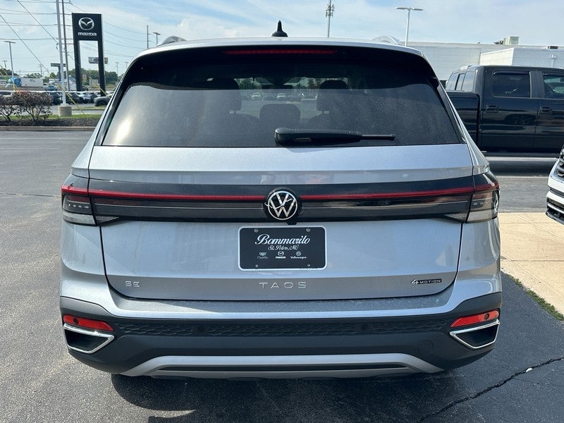 2025 Volkswagen Taos SE 4MOTION