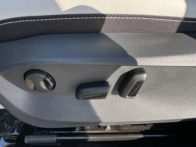 2026 Volkswagen Taos SE 4MOTION