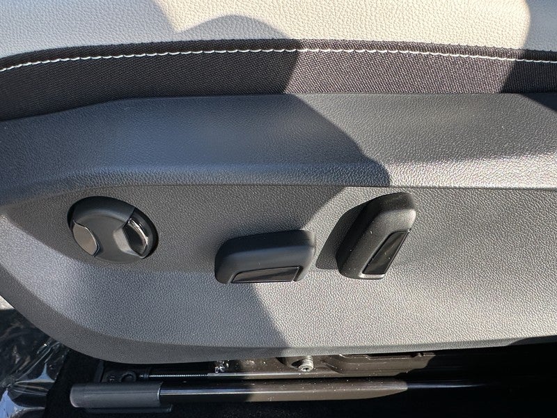 2026 Volkswagen Taos SE 4MOTION