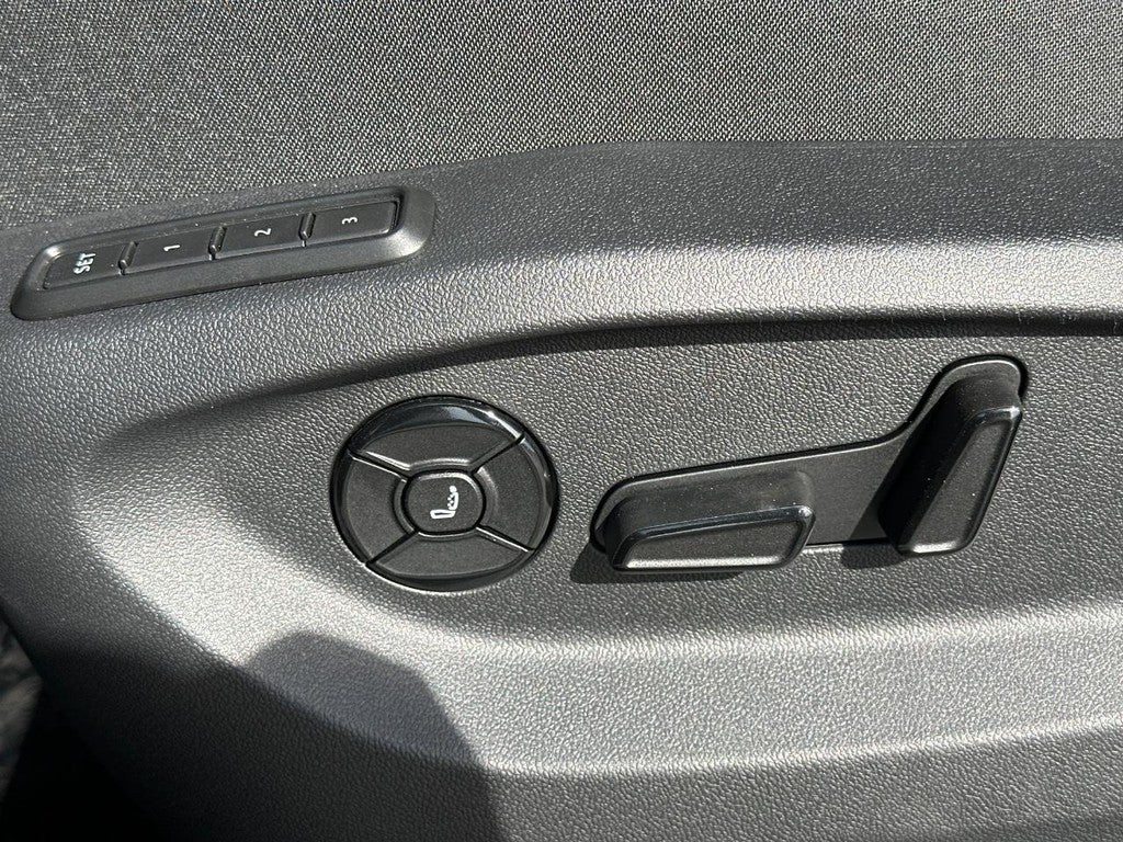 2026 Volkswagen Tiguan 2.0T SEL R-Line Turbo 4MOTION